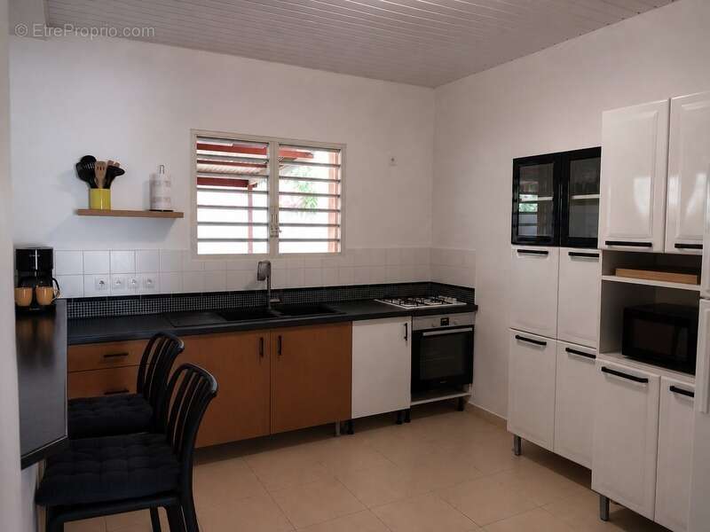 2 maison T3 locatif à REMIRE MONTJOLY (973) - photo 12