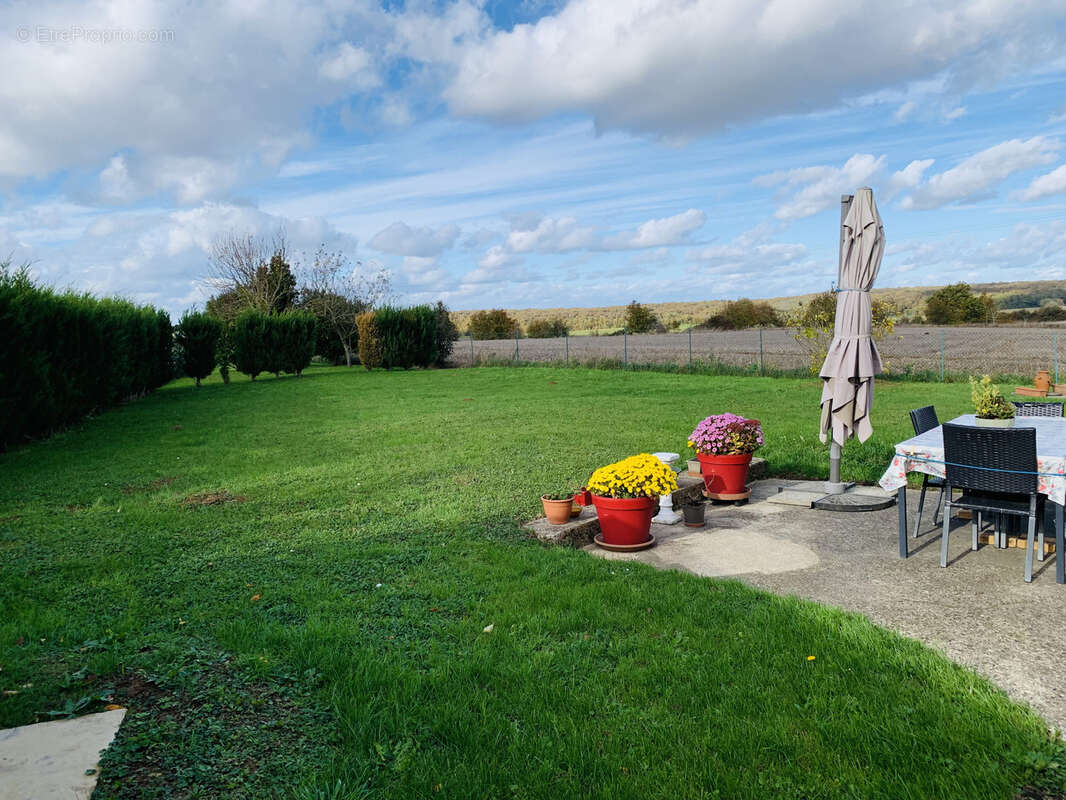 Maison à VILLETHIERRY