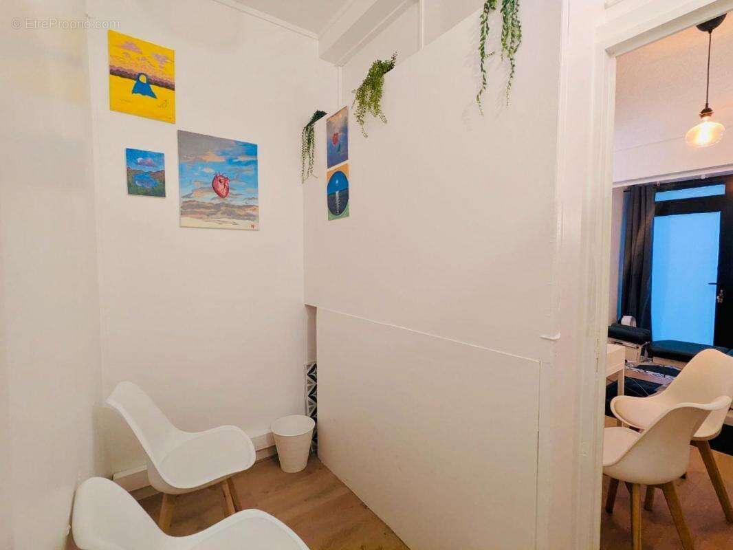 Commerce à PARIS-17E