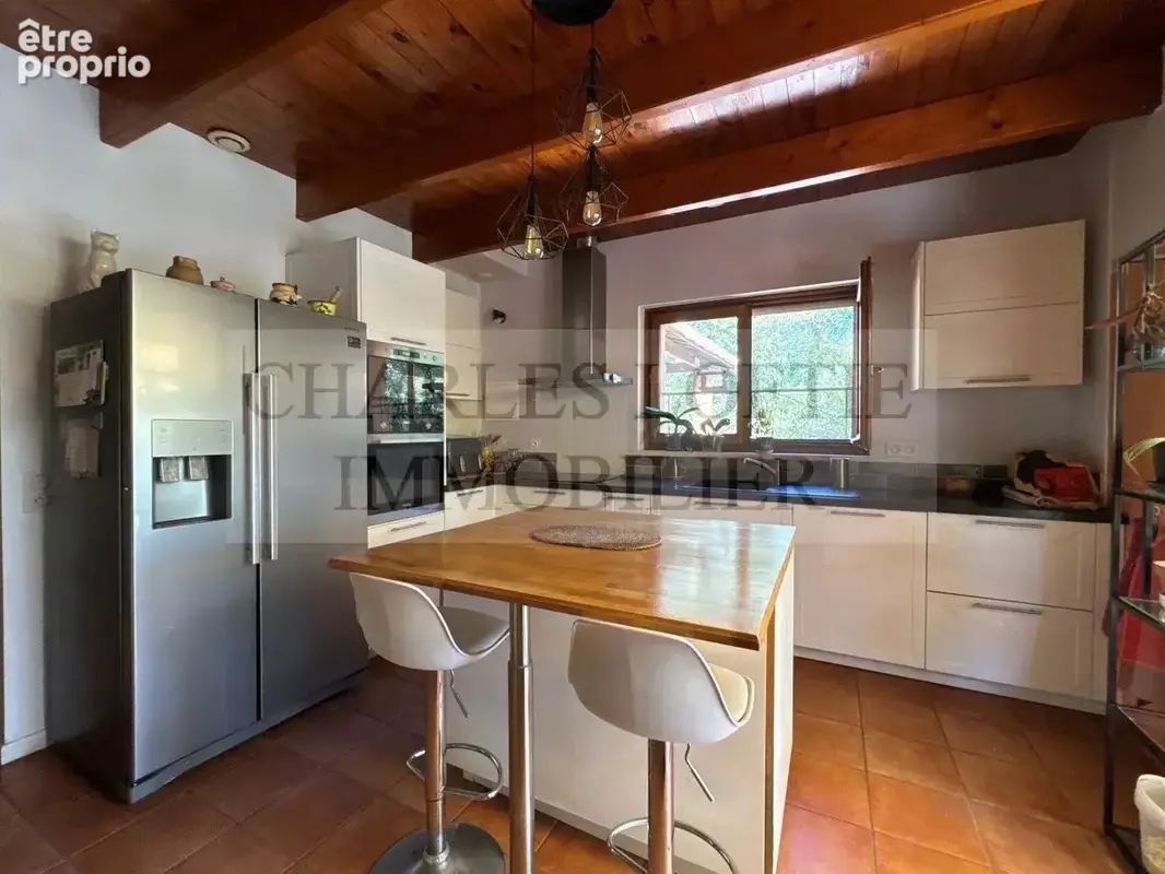 Jolie maison de plain-pied et garage sur un terrain de 2 820 m² - photo 3