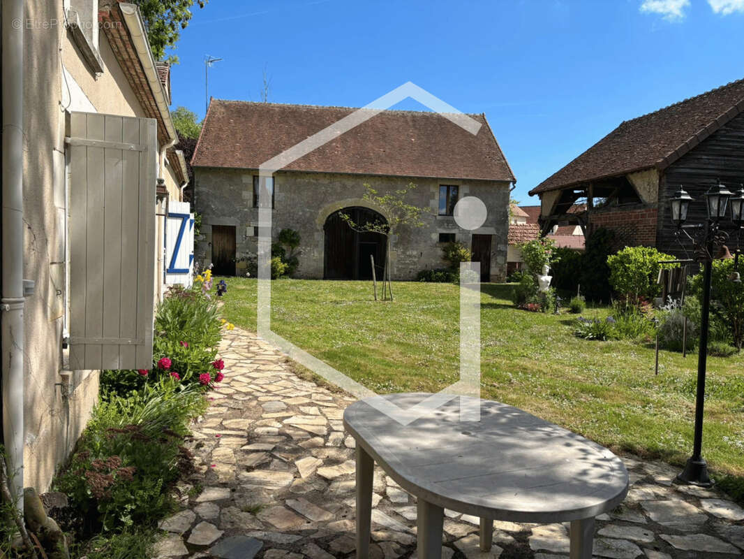 Maison à SURY-PRES-LERE