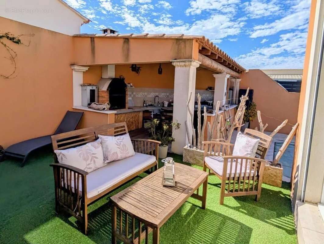 Maison à JONQUIERES-SAINT-VINCENT