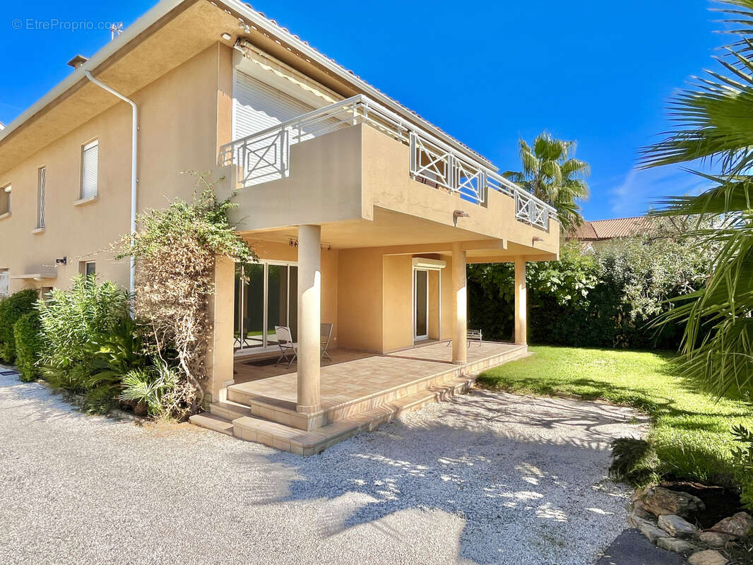 Maison à FREJUS