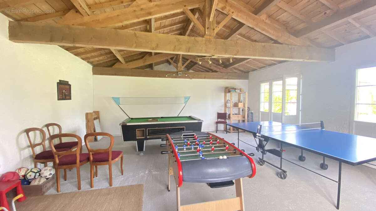 Maison à MORTAGNE-SUR-GIRONDE