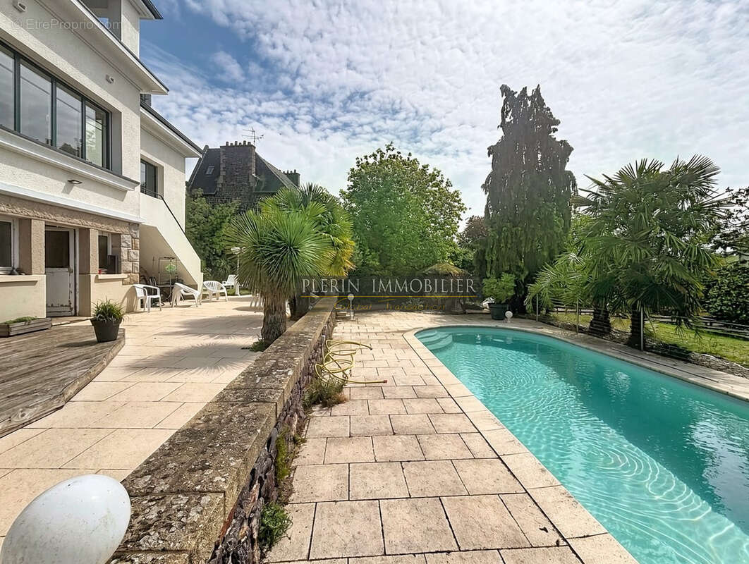 Maison à MONTFORT-SUR-MEU
