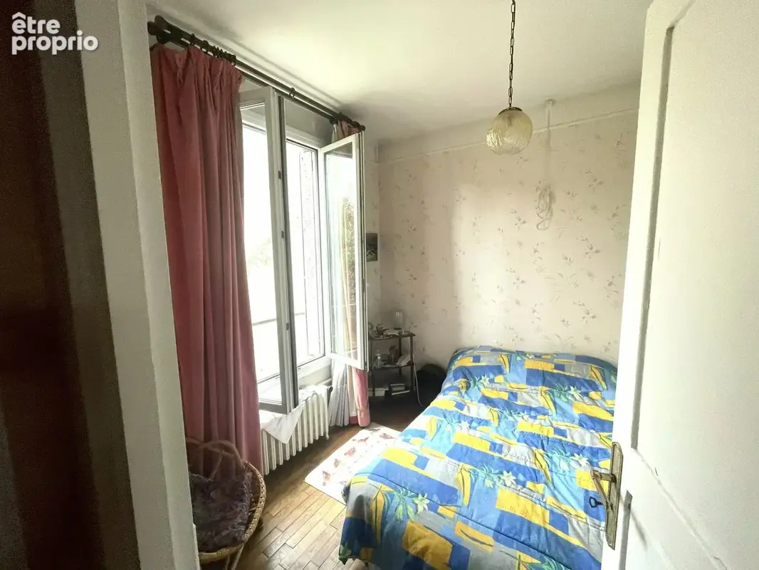 BAGNEUX –  Maison familiale de 120 m² 5 chambres avec jardin, garage et dépendances - photo 7