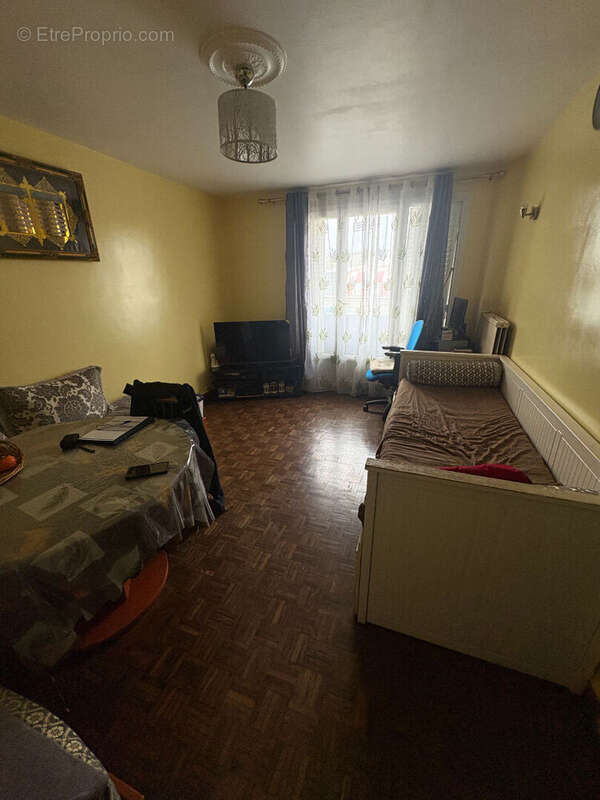 Appartement à LE BLANC-MESNIL