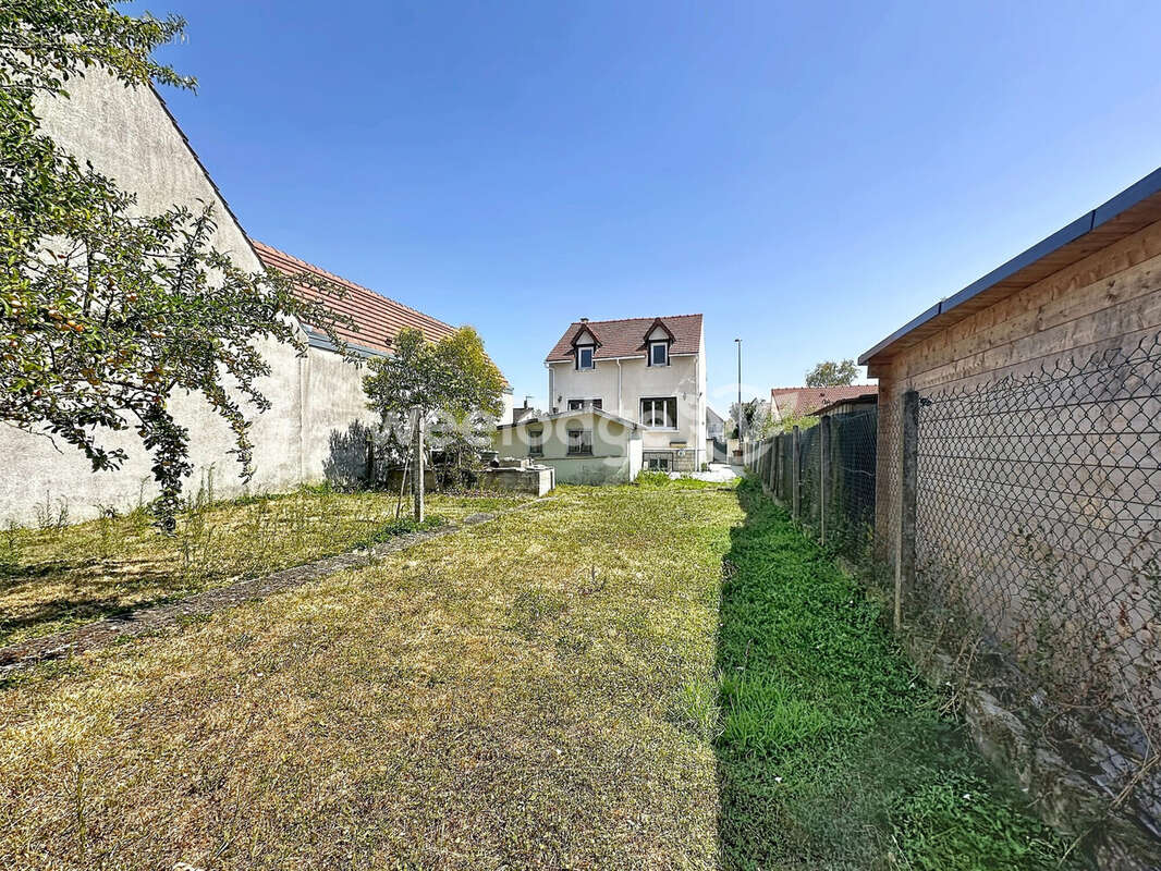 Maison 92 m² à Osny  - photo 2