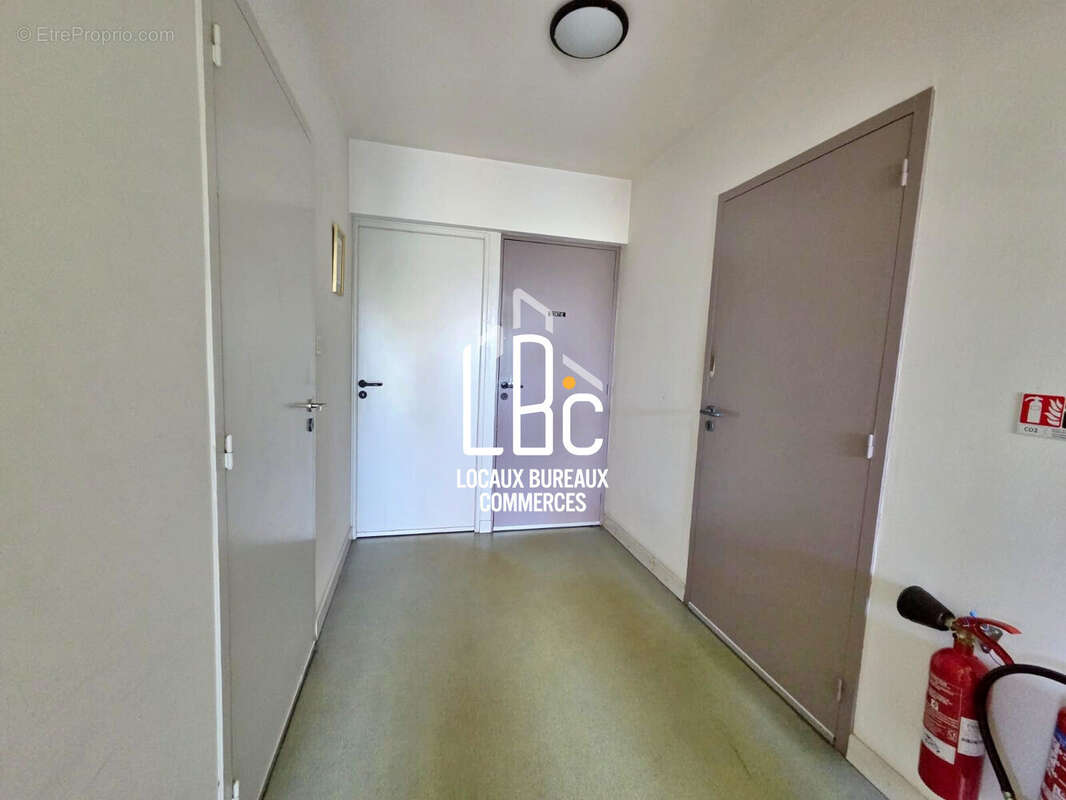 Commerce à LA CHEVROLIERE