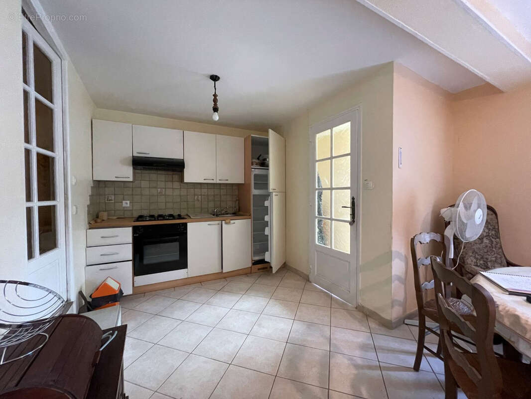 Maison à SAINT-ETIENNE-DE-CHOMEIL