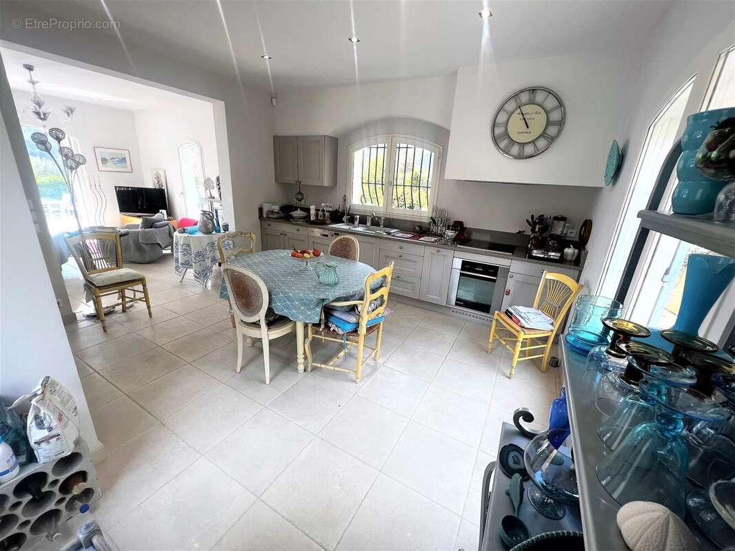 Maison à TOURRETTE-LEVENS