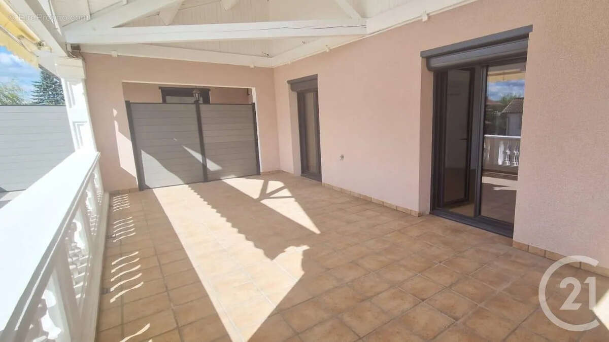 Appartement à QUINCIEUX