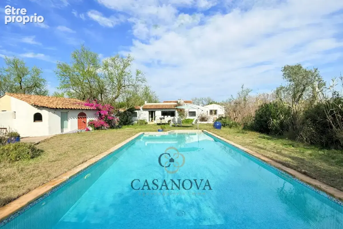 Photo Maison à Saintes-Maries-De-La-Mer au prix de 890 000€