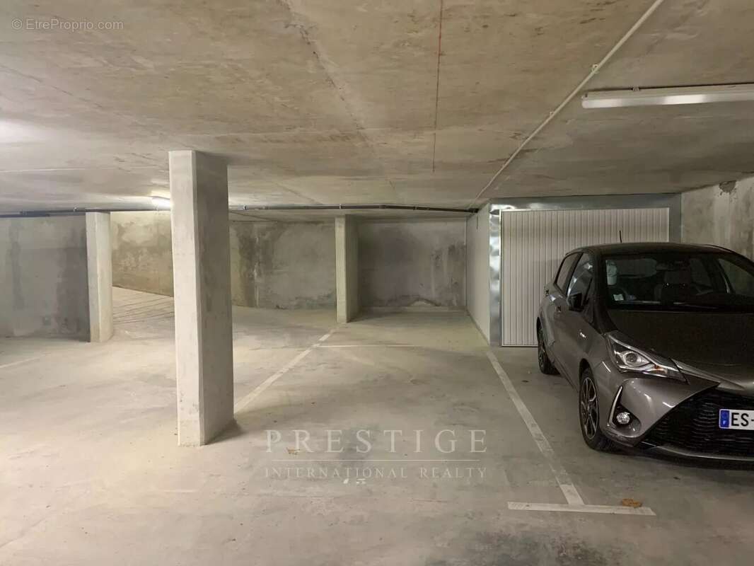 Parking à ANTIBES