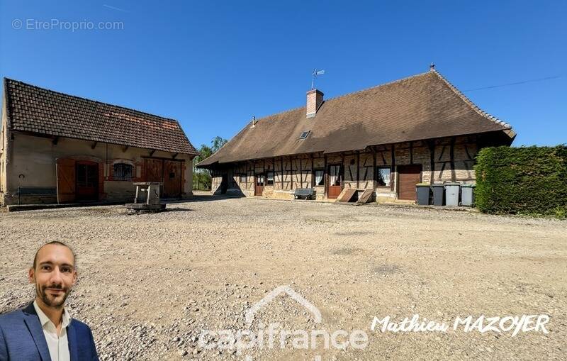 Maison à TRONCHY