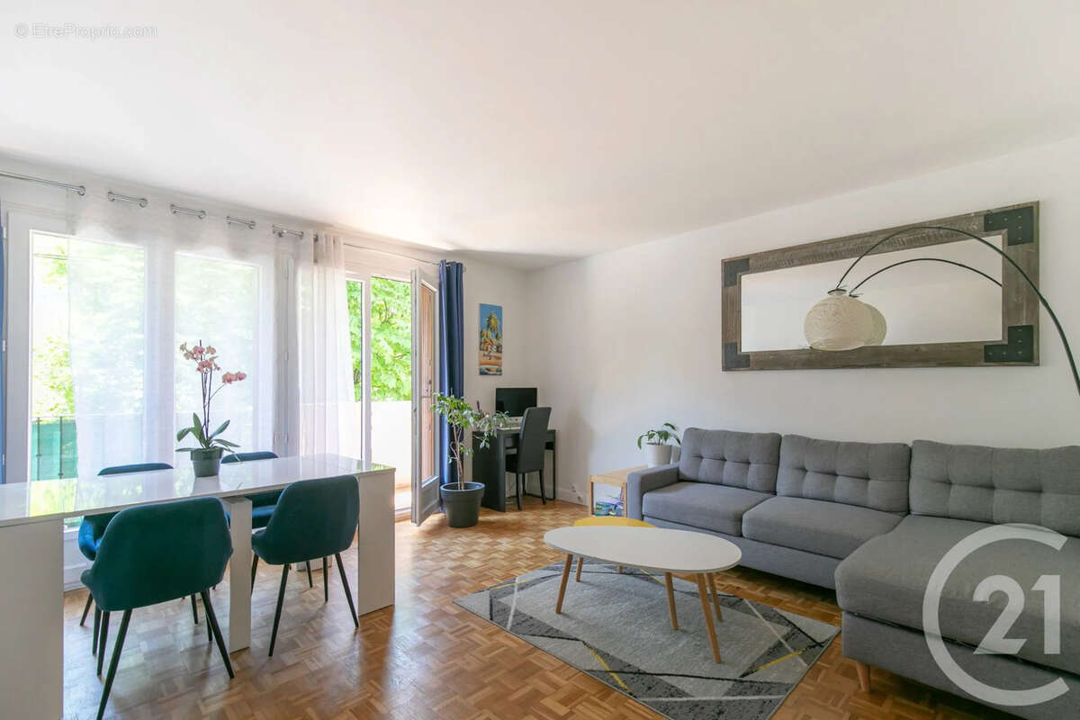 Appartement 71 m² à Saint-Maur-Des-Fosses  - photo 3
