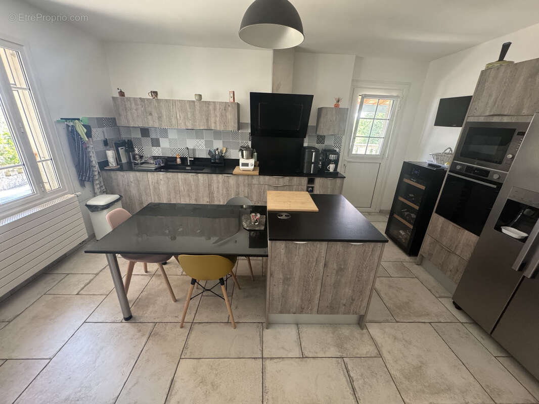 Propriété d'exception 203 m2 & Dépendances de 215 m2 - photo 3