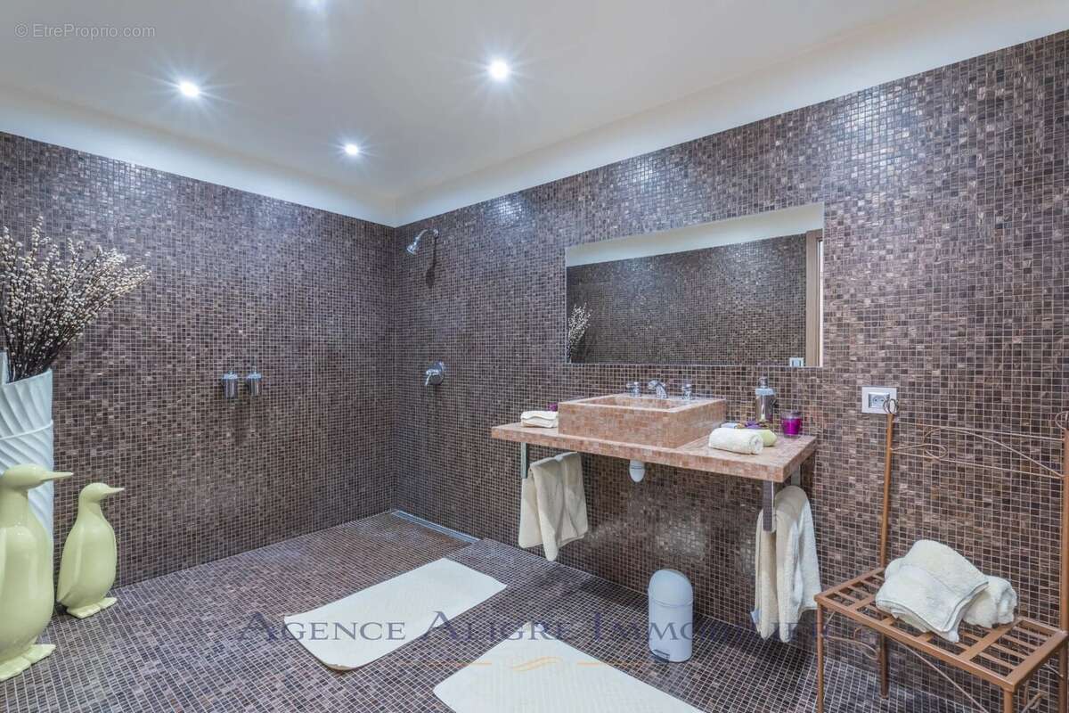 Maison à CROISSY-SUR-SEINE