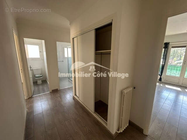 Appartement à CONTES