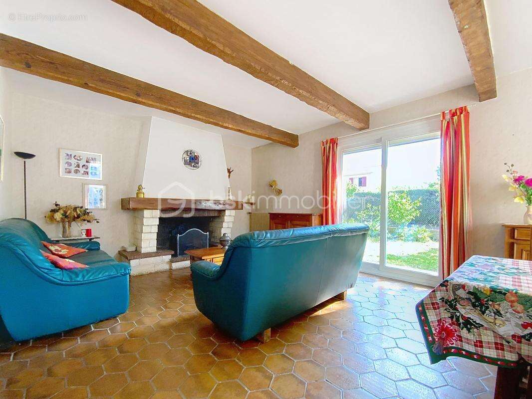 Maison à POMEROLS