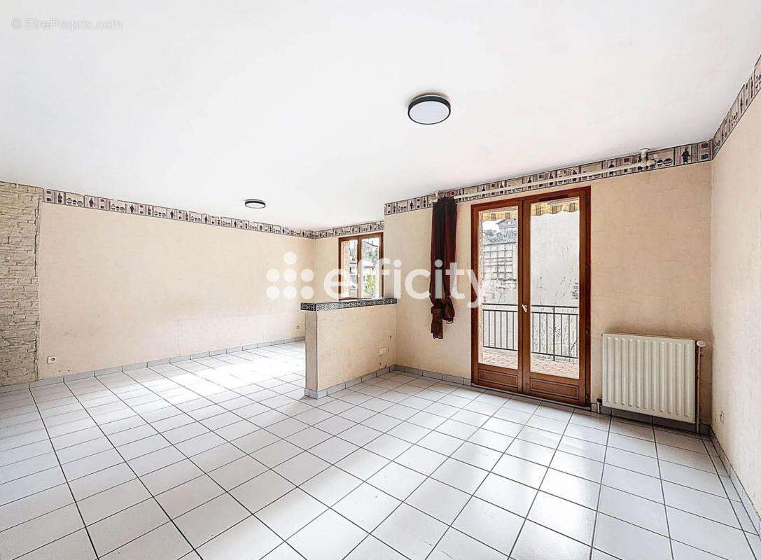 Maison 109 m² à Saint-Chamond  - photo 2