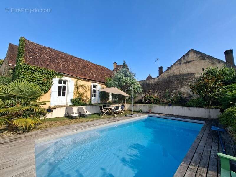 Maison de village en pierre - avec piscine - une annexe- au Bugue(24) - photo 7