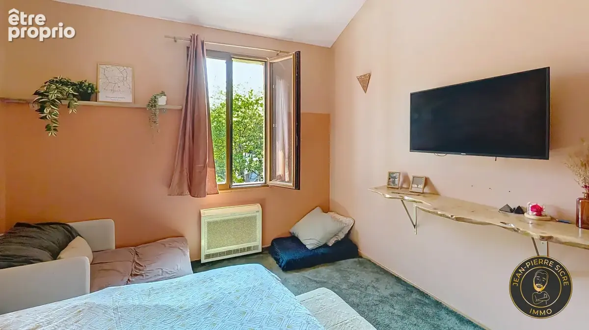 Maison de Village rénovée au coeur du village au charme omniprésent - Dépendance et terrain constructible - photo 11