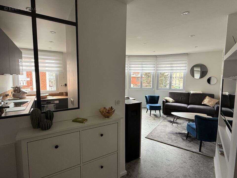 Appartement à LA GARENNE-COLOMBES