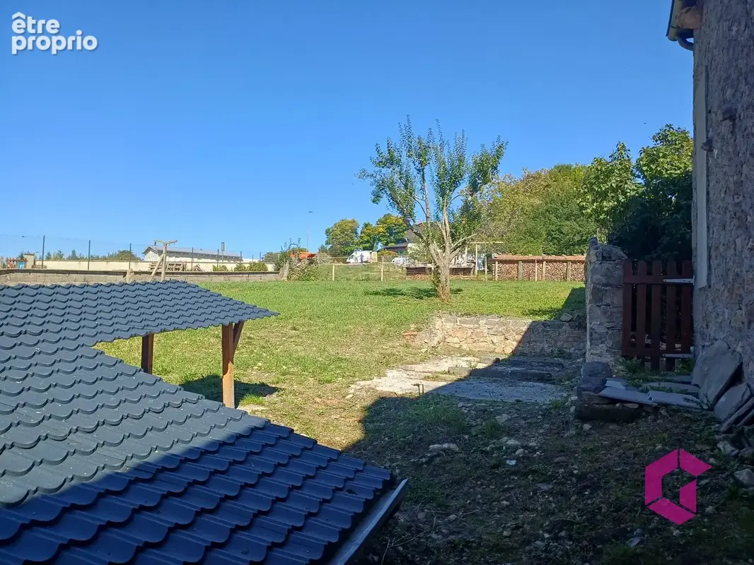 Maison de bourg de 390m2 env. sur 969m2 de terrain. - photo 6