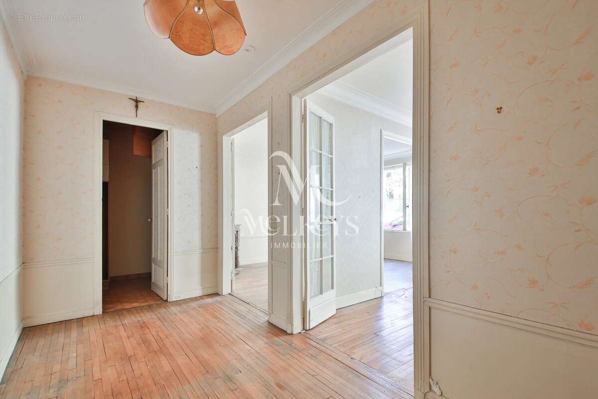Appartement à PARIS-16E