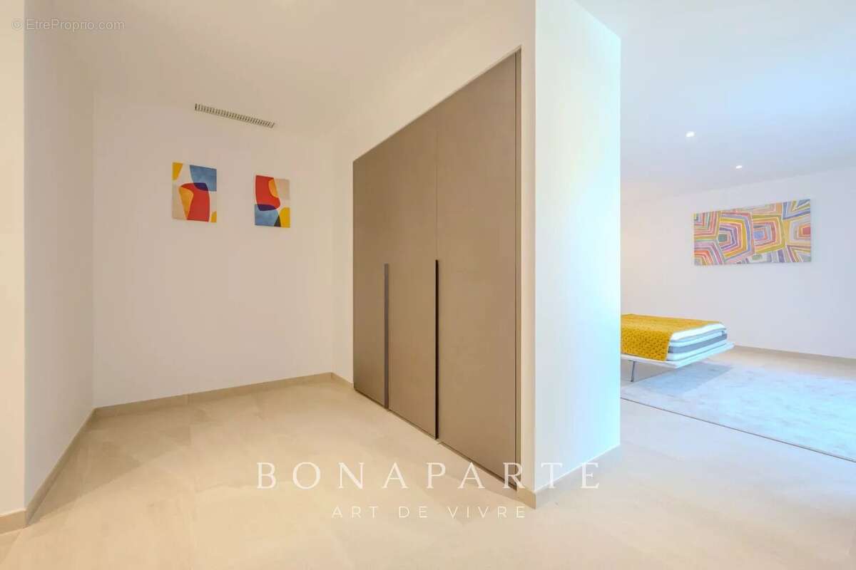 SAINT-TROPEZ GASSIN Exclusivité : Superbe villa-appartement en duplex avec vue mer exceptionnelle - photo 29