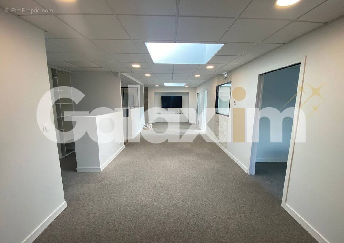 Commerce à SAINT-GILLES