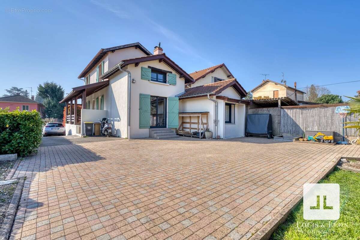 Maison à LIMAS