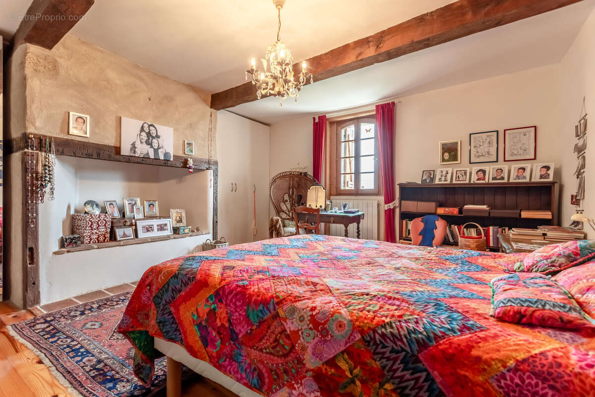 Maison à CHARLAS