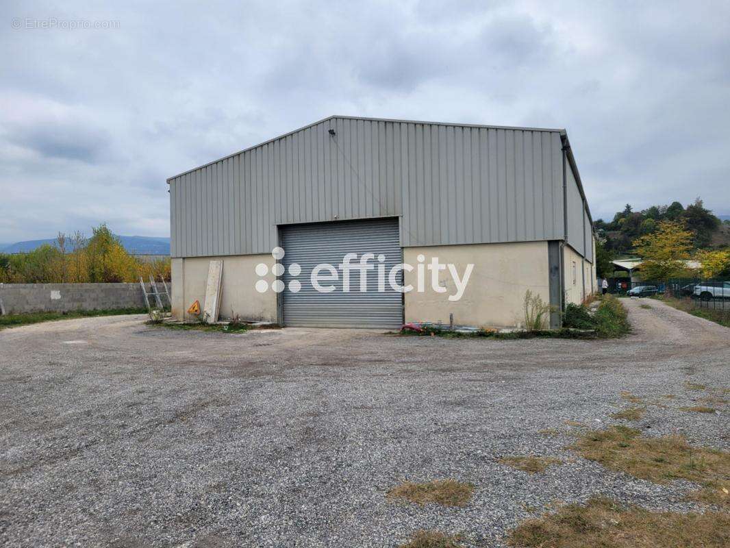 Commerce à SAINT-JUST-DE-CLAIX