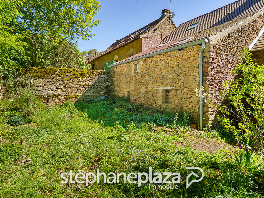 Maison à AMEUGNY