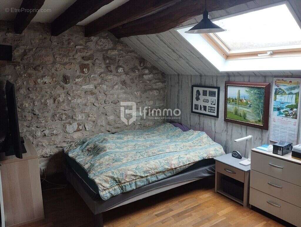 Maison à NEUILLY-SAINT-FRONT