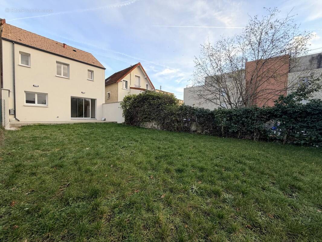 Maison à LIVRY-GARGAN