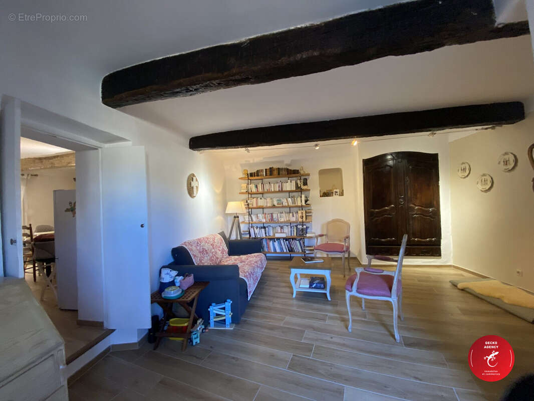 Salon - Maison à LA MOTTE