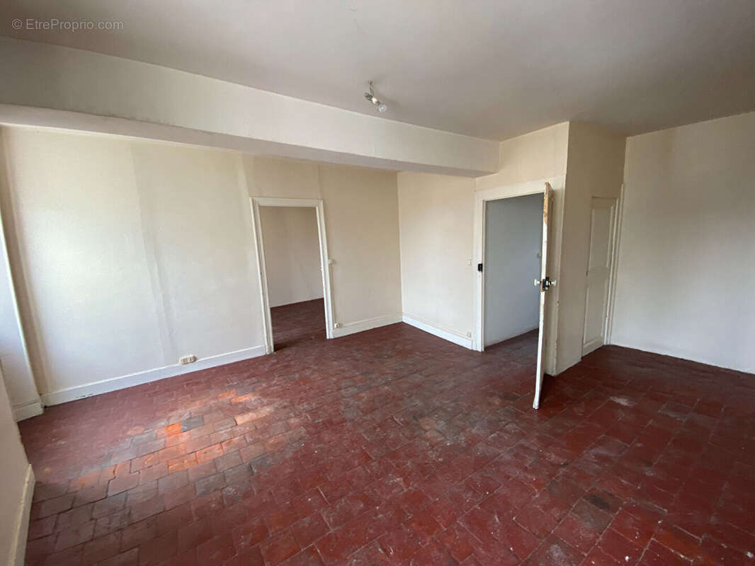 Maison à AILLANT-SUR-THOLON