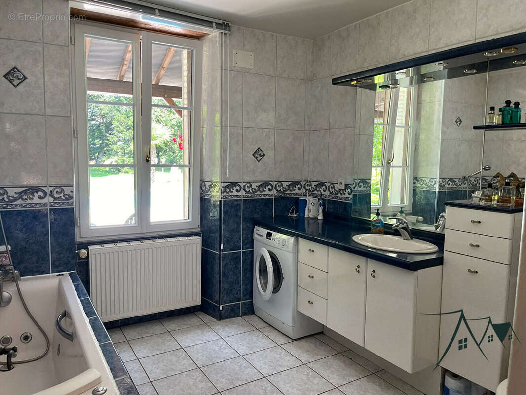 Maison à SAINT-AMAND-MONTROND