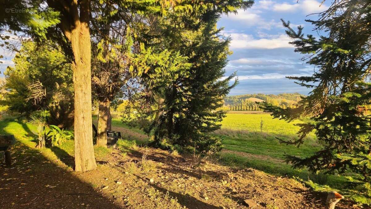 Maison à SAINT-NAZAIRE-DE-VALENTANE