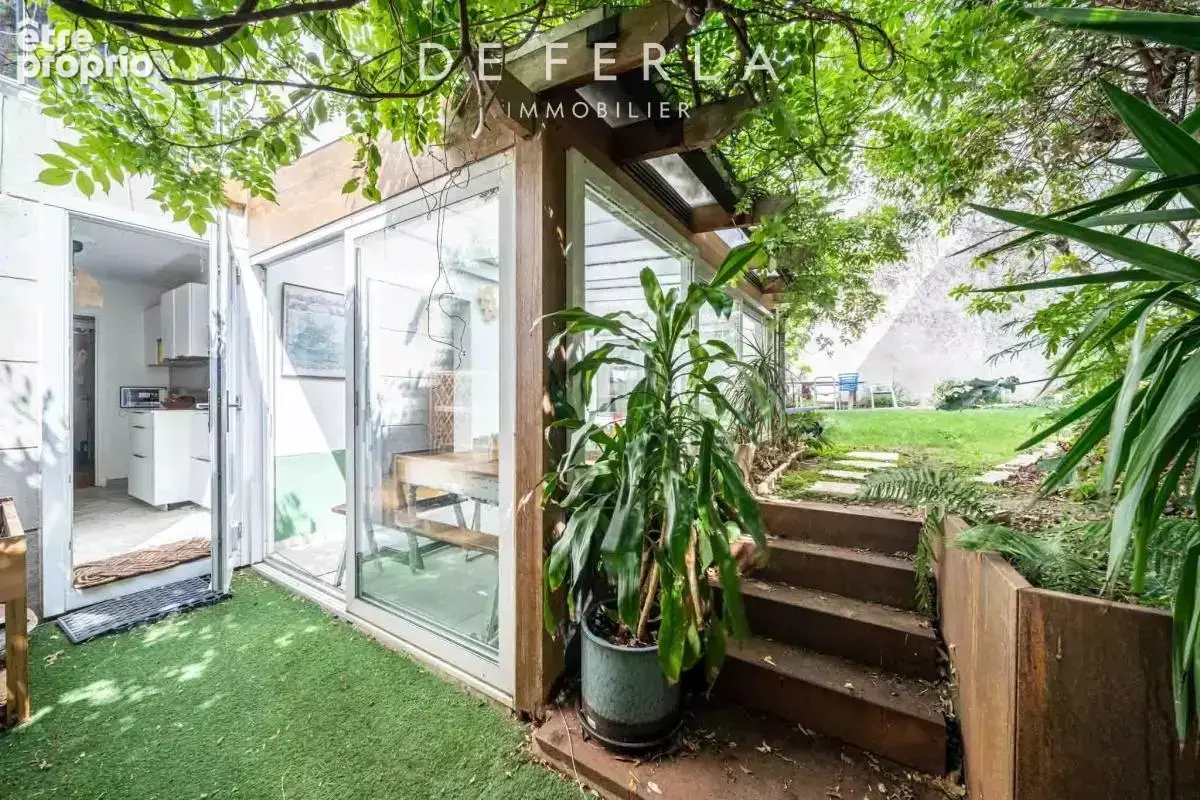 Appartement à PARIS-14E