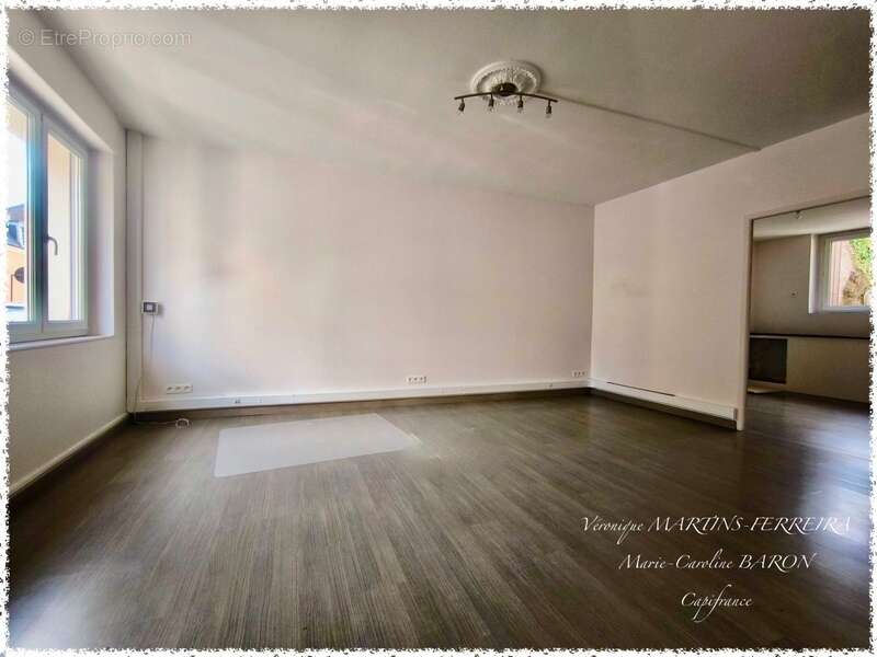 Commerce à MONTMIRAIL