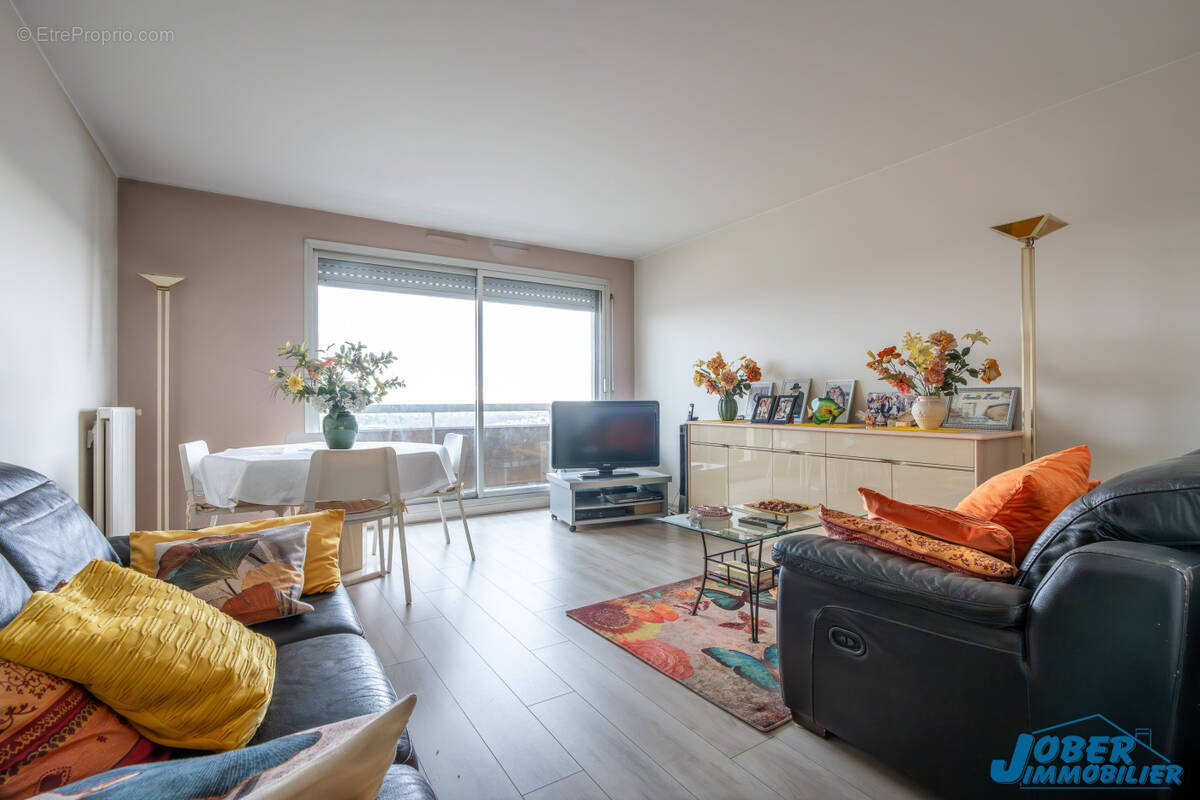 Appartement à NOGENT-SUR-MARNE