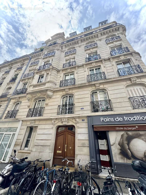 Appartement à PARIS-14E