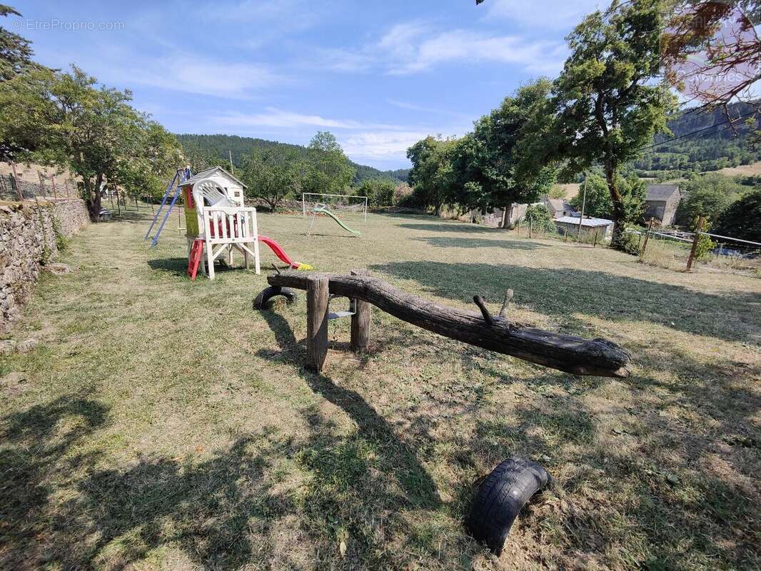 Terrain constructible 1009m² - photo 5