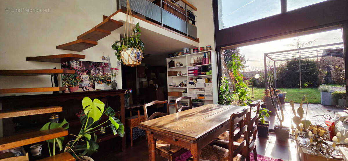 Maison à VILLECONIN