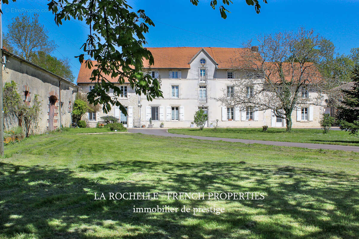 Maison à AIGREFEUILLE-D'AUNIS