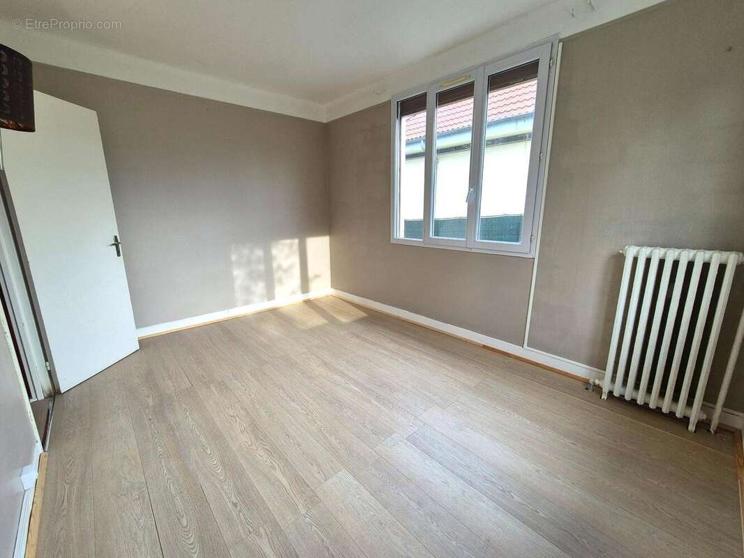 Maison à CHAMPS-SUR-MARNE